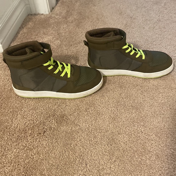 Old navy high tops, army green, brown, white, light green laces, Velcro - Picture 5 of 6